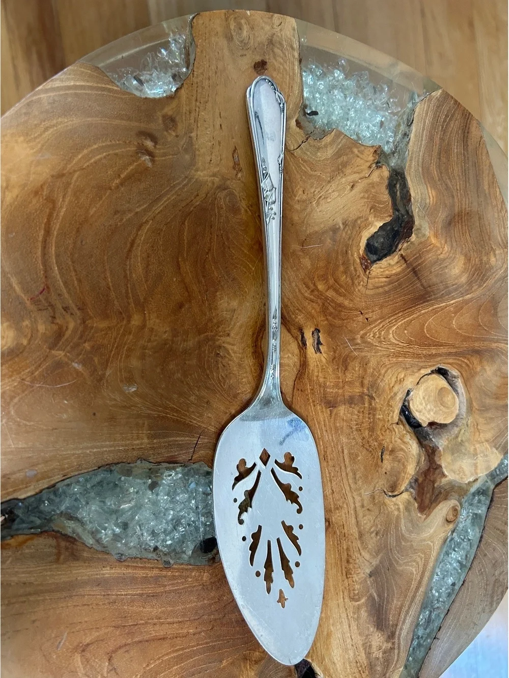Vintage Wm. A. Rogers 1936 Meadowbrook/Newport Pierced Pie Cake Server 9 1/4